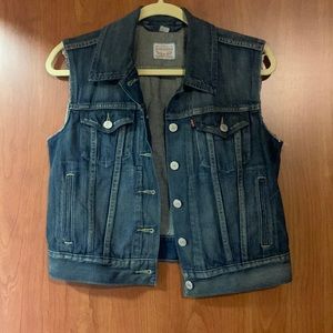 Levi fitted jean vest